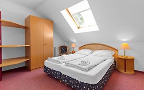 DAS BURGENNEST Chalet Zwei - 4 Betten Refugium mit privatem Bademantelgang zur Therme
